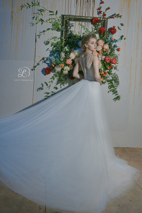 "PHOENIX DANCE" 2-in-1 Embellished Lace Art Wedding Dress